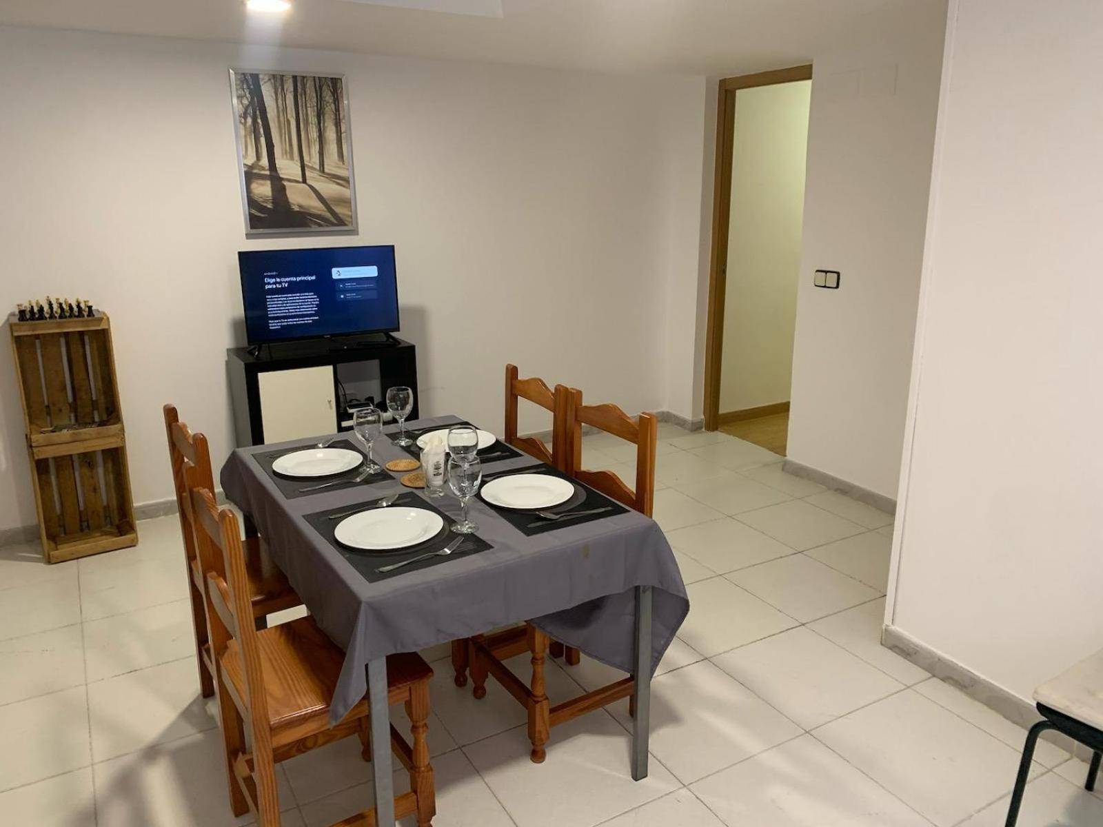 Apartamento Completo Para 8 Personas A 5 Minutos Del Aeropuerto E Ifema Apartment Мадрид Екстериор снимка