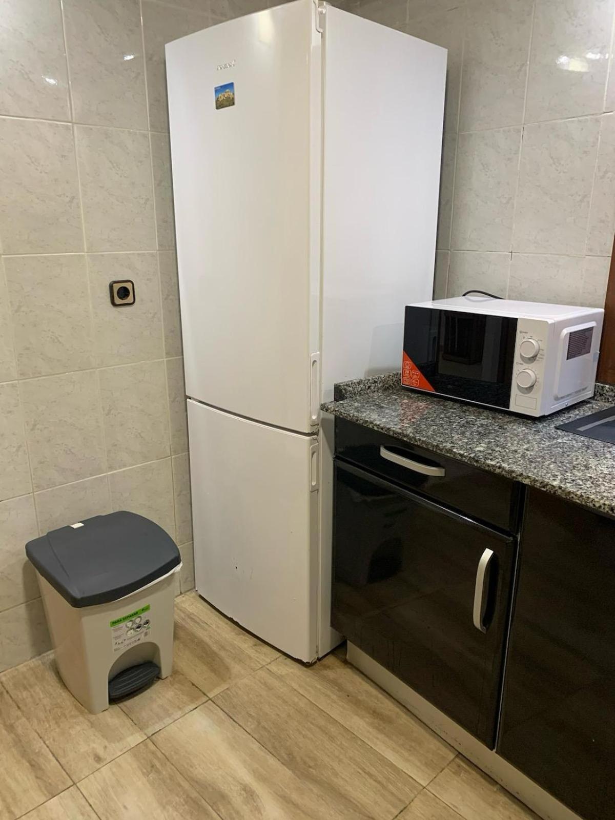 Apartamento Completo Para 8 Personas A 5 Minutos Del Aeropuerto E Ifema Apartment Мадрид Екстериор снимка